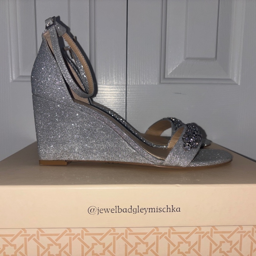 Badgley Mischka Silver Glitter Wedges